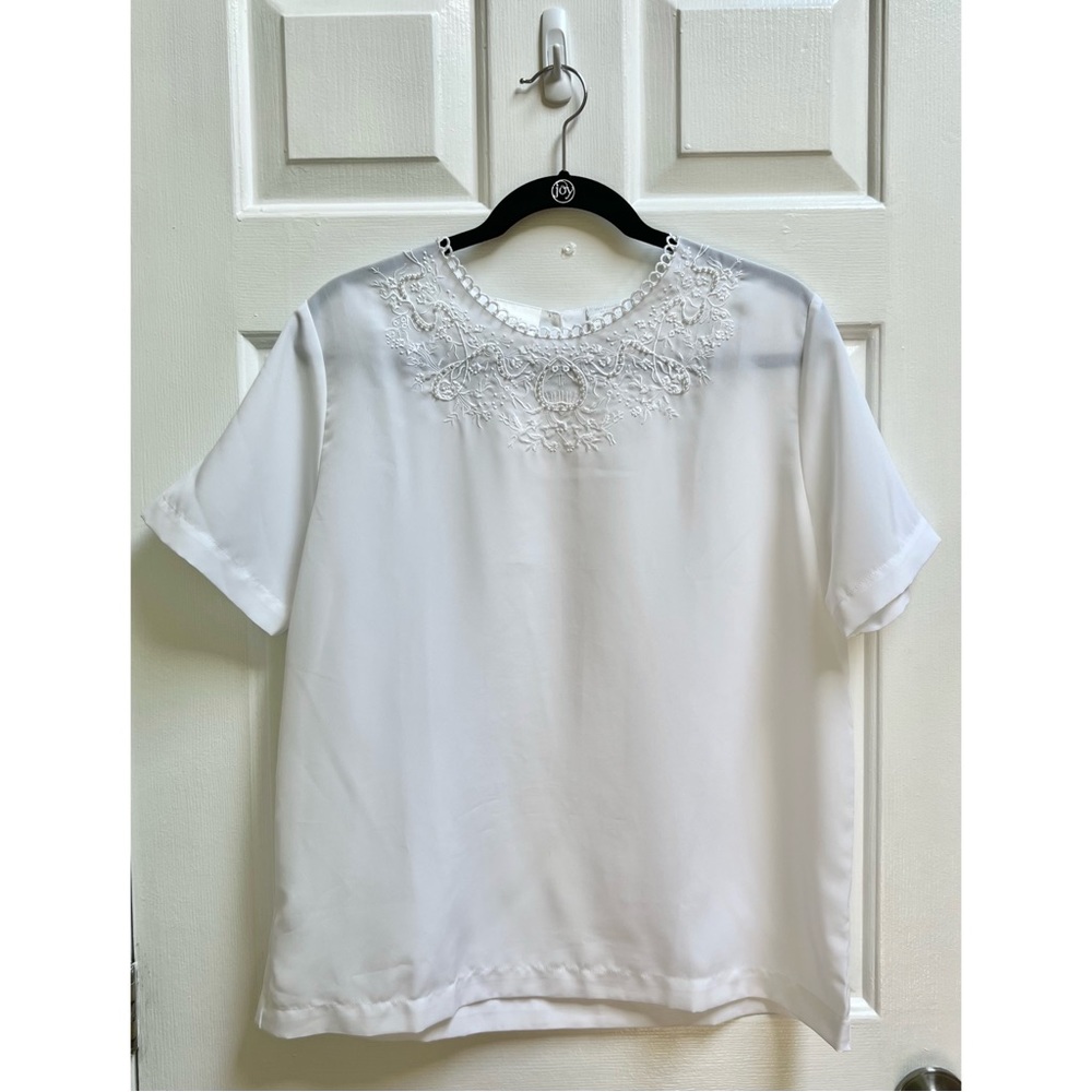[Elisabeth Williams] Vintage White Beaded and Embroidered Top